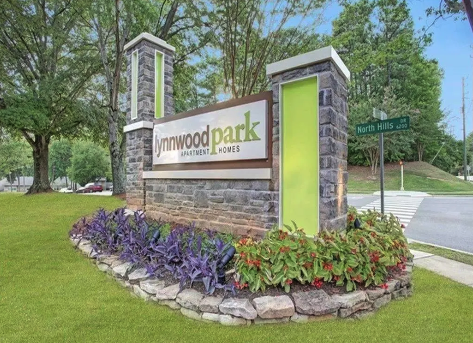 Lynnwood Park Entrance